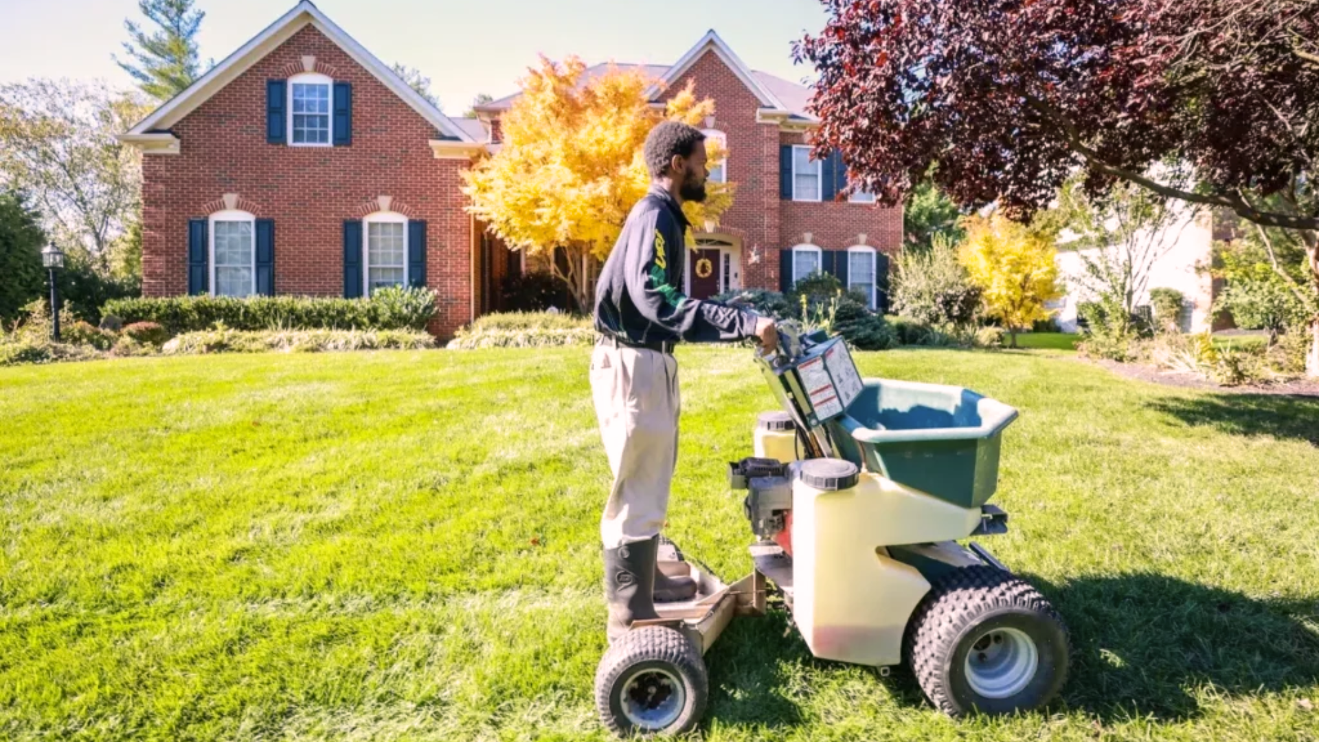 How_to_Use_Weed_Killers_Safely_and_Effectively