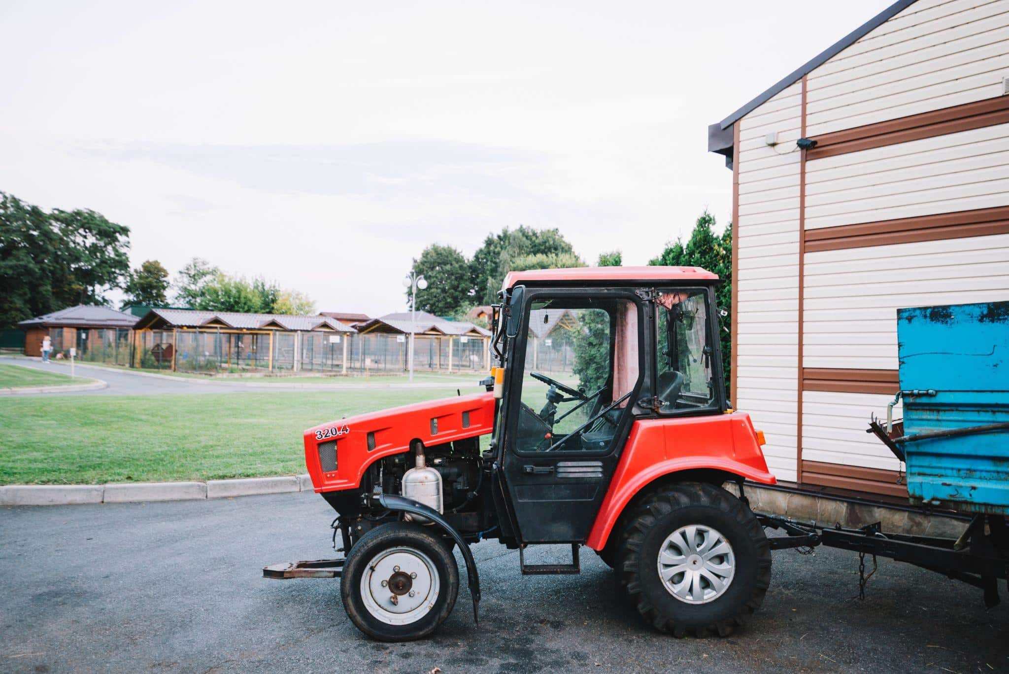 Safe Towing Practices for Gardeners: Ensuring Equipment Transport Without Risk