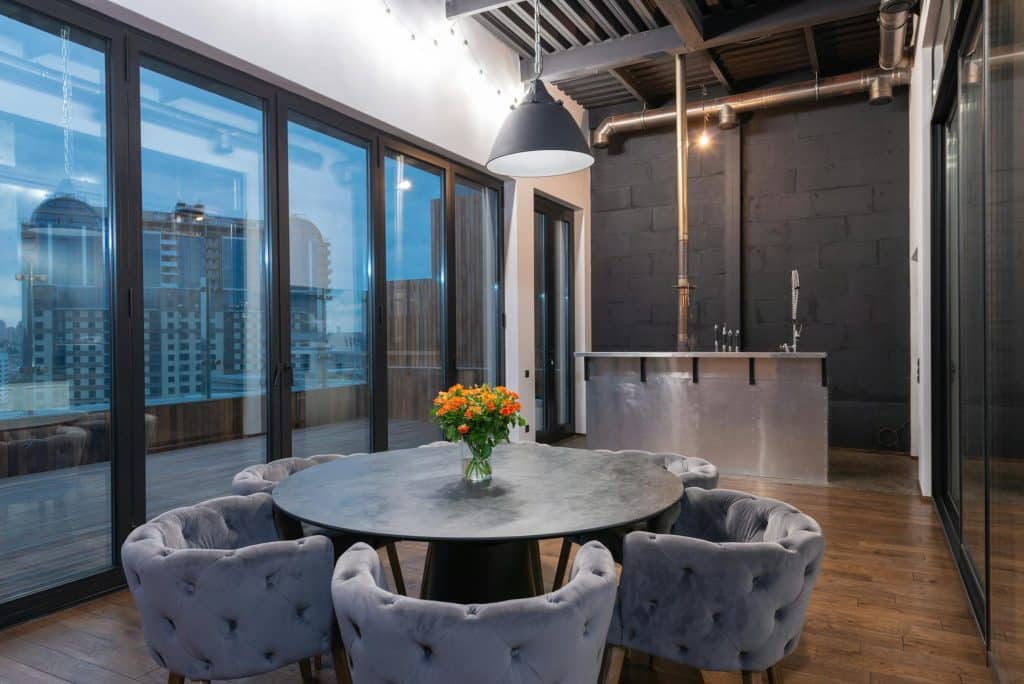 Why Your Living Room Always Feels “Flat” (Even After Decorating)