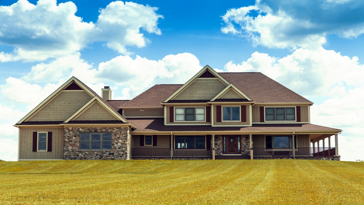 big-home-with-cloudy-sky-2025-10-28-21-11-37-utc (1)