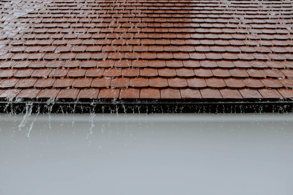 What are the Benefits of Proper Gutter Installation?