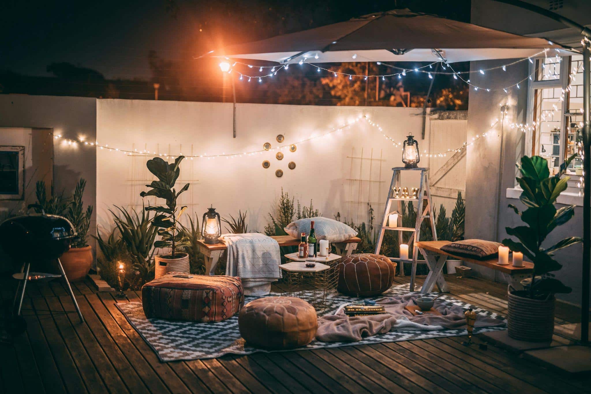 Keep the Outdoor Living Spaces Minimal but Purposeful