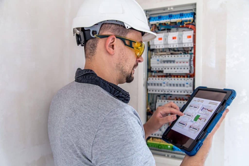 How Electrical Contractor Software Helps Homeowners Get Faster, More Reliable Service