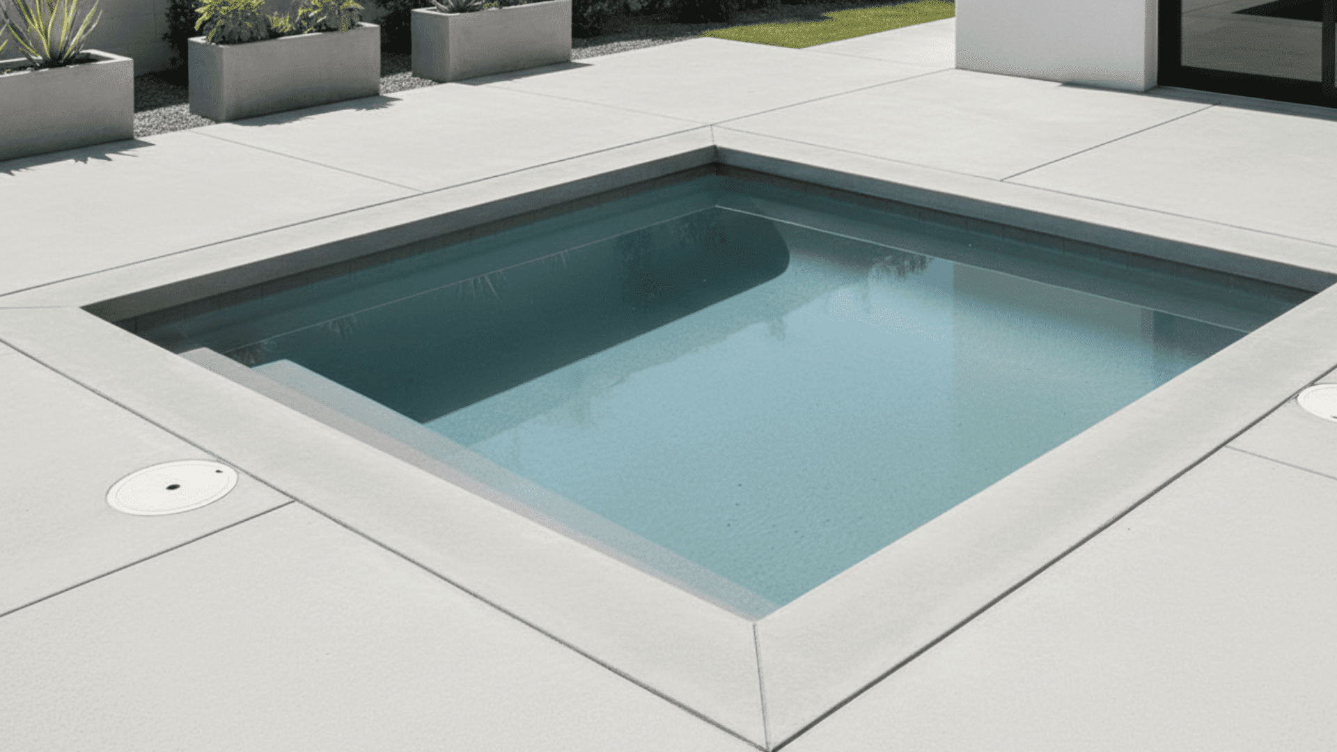 Minimalist Concrete Plunge Pool