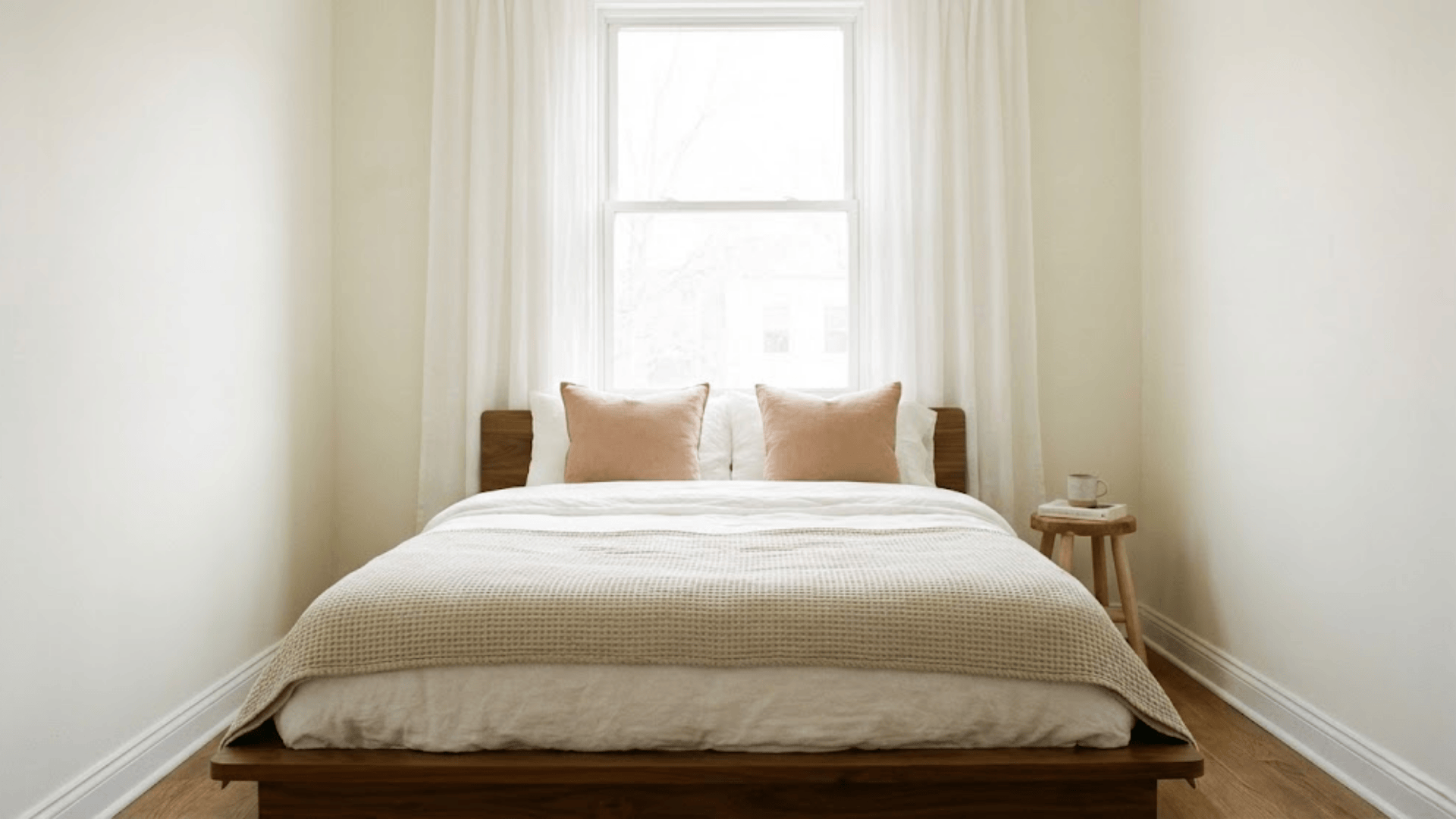 bed under the window layout