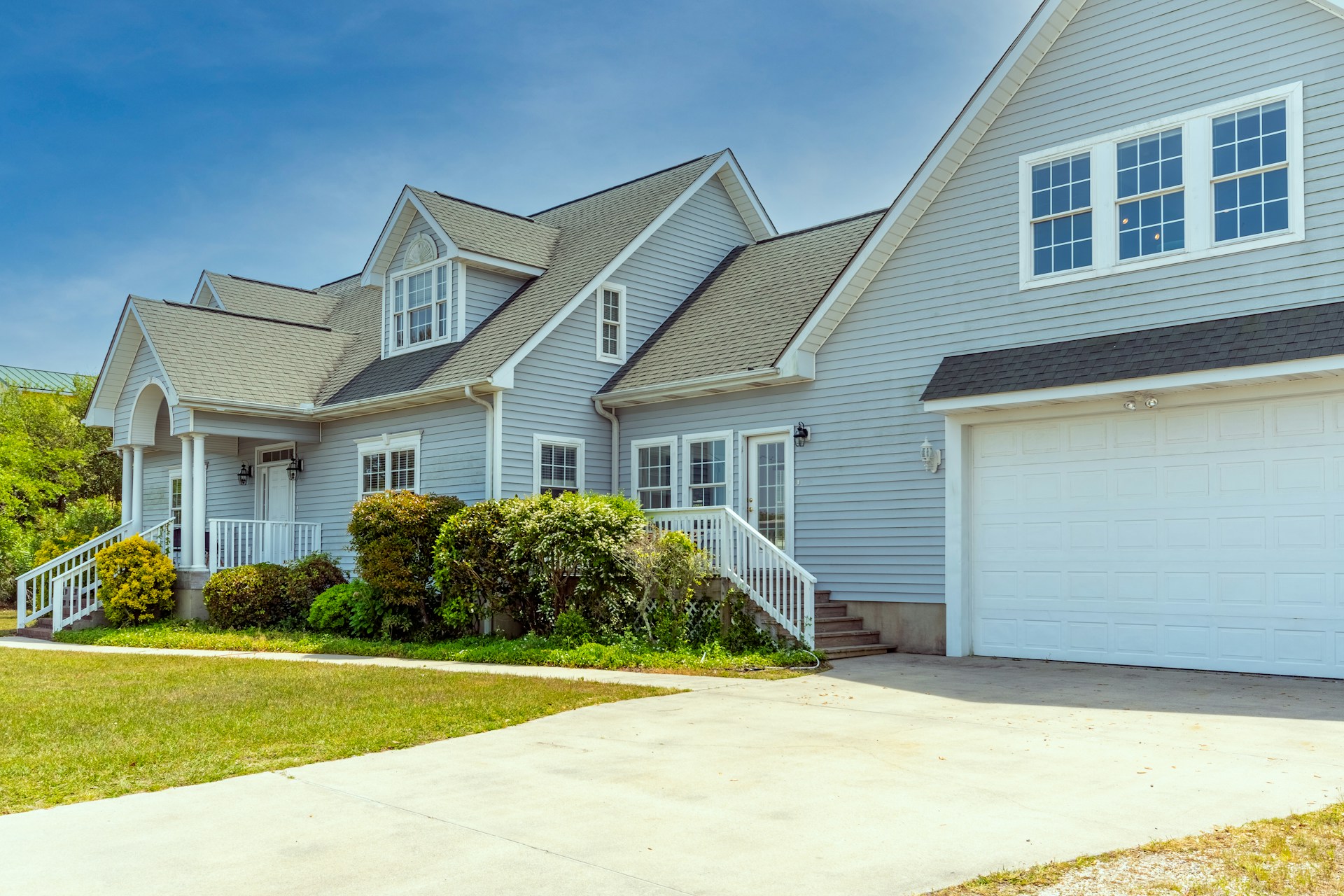 Modern Backyard Design for LA Homes: Boost Property Value