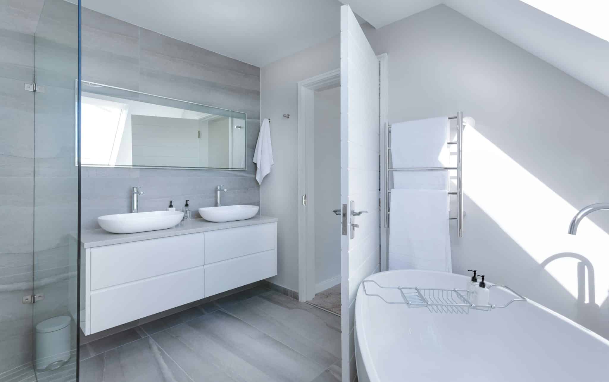 Three Signs It's Time to Renovate Your Family Bathroom