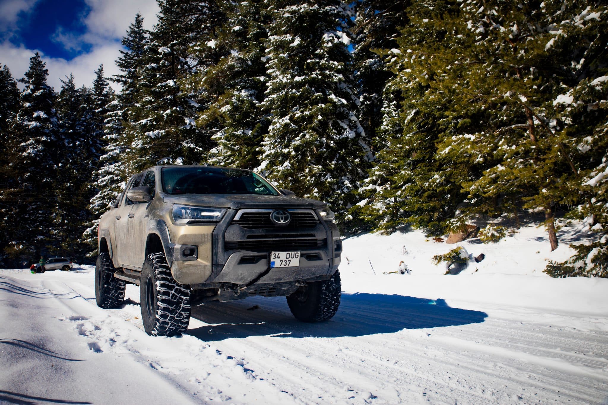 Best 5 Floor Mats for 2025 Toyota RAV4: Top Picks for All-Weather Protection